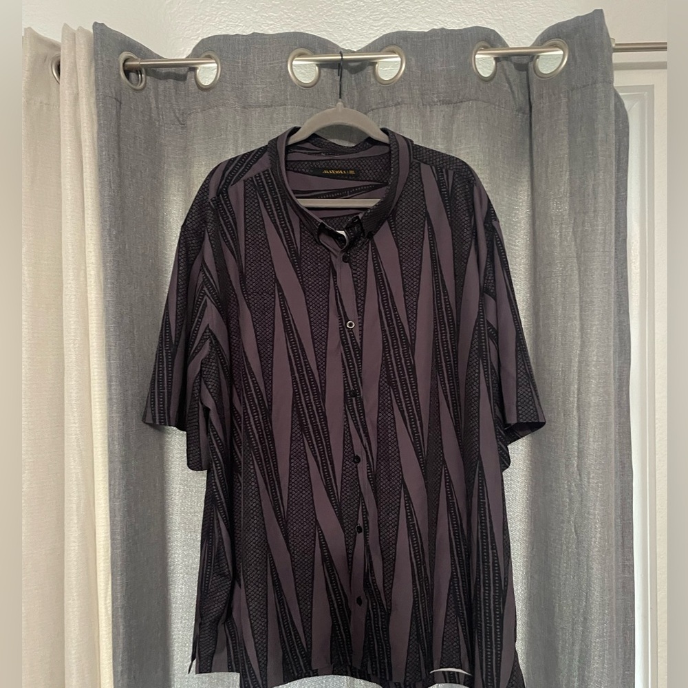 Manaola Men's Black and Gray Geometric Shirt